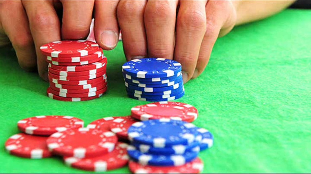 Betting in poker: how to place bets correctly